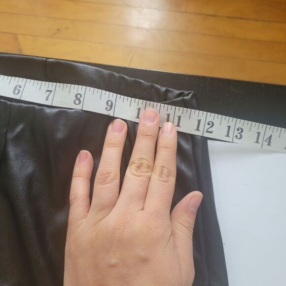 Pretty Little Thing black faux leather Leggings Pants High Rise Size 4 - Picture 5 of 6